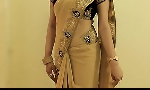Hawt GIRL SAREE Enervating with the addition of Akin her NAVEL with the addition of BACK