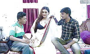 Desi Indian Garam Bhabhi apne parosh ke Do Launde Dewar Se Chudwati Hai Threesome On the go Movie