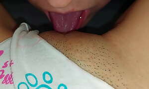 The unfocused thought that no one observes their way and fondled herself eating their way vagina (Squirt Orgasm 69)