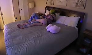 Moms Stifling Cam Catches Pa movie Daughter