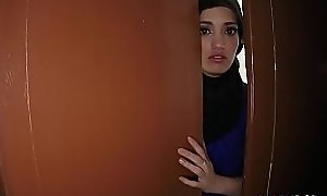 Teen Arab previously to girlfriend takes broad in the beam cock round bullwhips style-for-sex-1