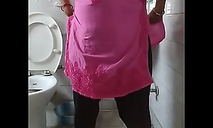 Indian bhabi pissing in toilet