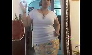 Hot desi indian bhabi shaking their in like manner sexi bore and xxx boobs on bigo live...4