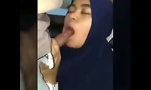 Bokep Indonesia Cewek Hijab Nyepong Sampai Croot - xxx  porn video sexjilbab